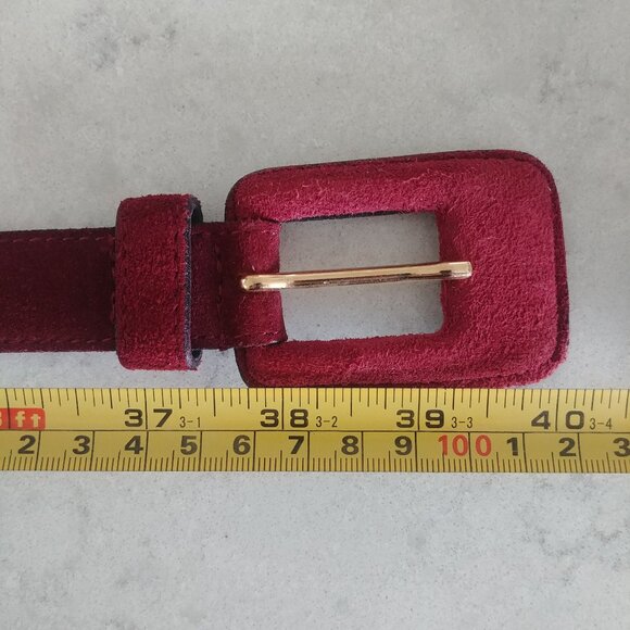 Vintage Country Casuals made in Italy real red suede leather belt gold detail L - Picture 11 of 11